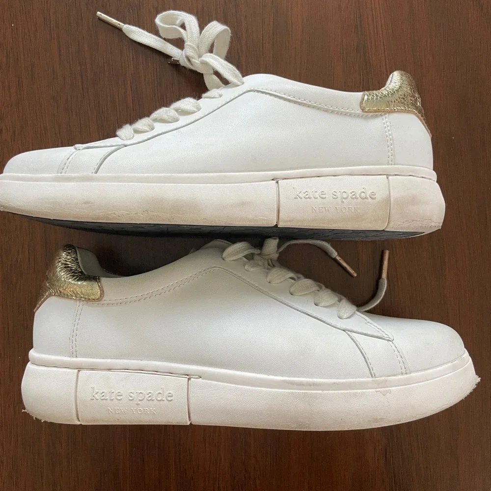 Kate Spade Lift Sneaker Womens 8B White Gold Leather Platform Casual Preppy